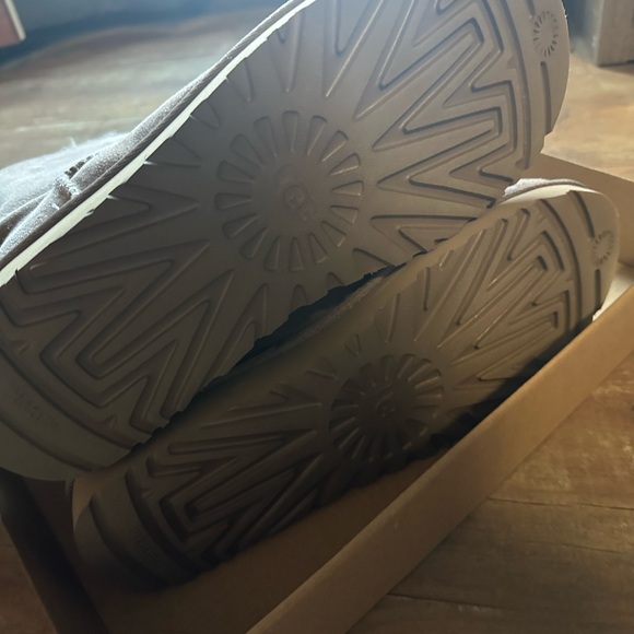 UGG Bailey Bow - Picture 4 of 6